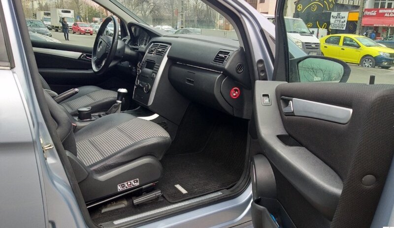 Mercedes-Benz B 170